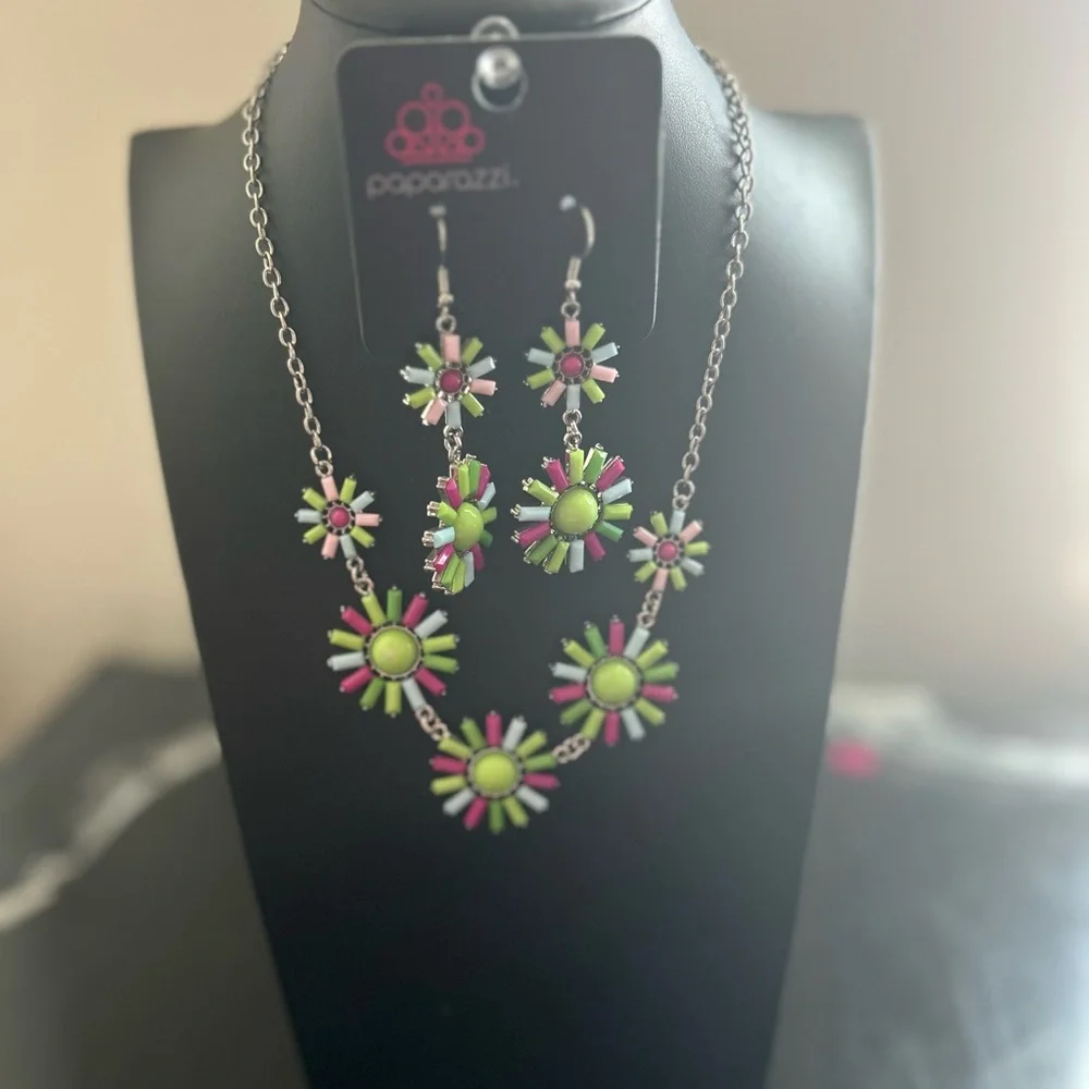 Set - Picture 3 of 6